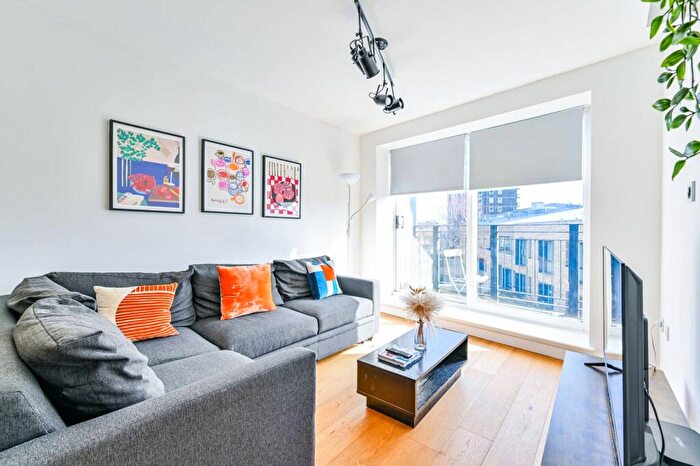 2 Bedroom Flat For Sale In Hackney Road, Shoreditch, London, E2