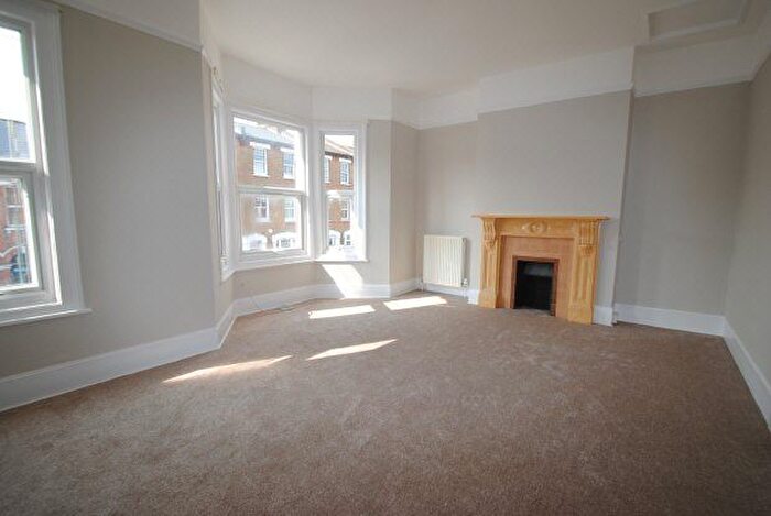 2 Bedroom Flat To Rent In Whatman Road, Forest Hill, SE23