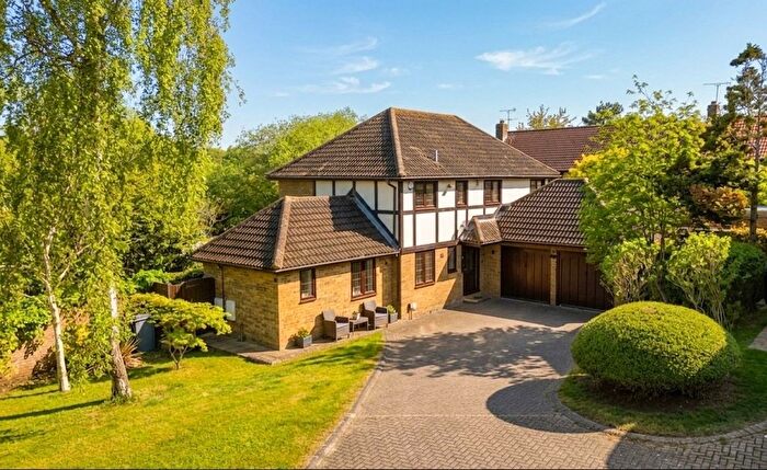 4 Bedroom Detached House For Sale In Church Hams, Finchampstead, Wokingham, Berkshire, RG40