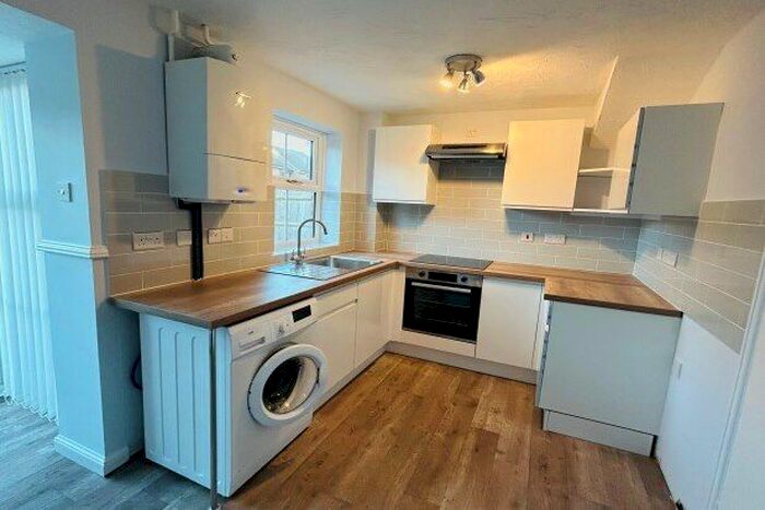 2 Bedroom Property To Rent In Walker Road, Crawley, RH10