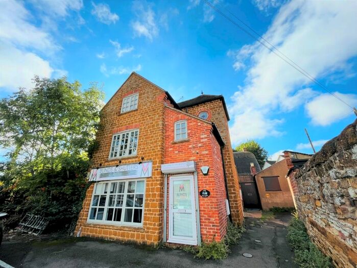 Property To Rent In Squirrel Lane, Northampton, NN5