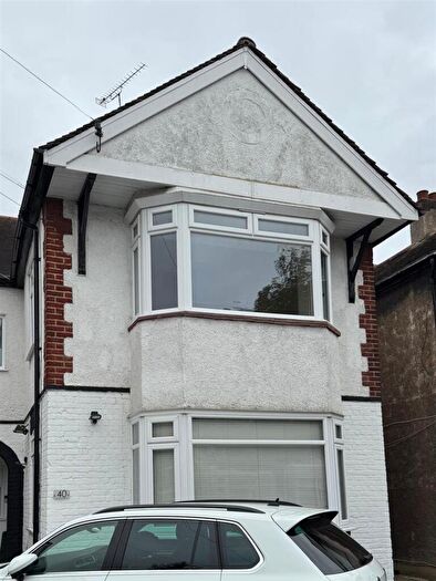 2 Bedroom Flat To Rent In Rosedale Road Collier Row Romford, RM1