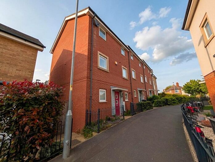 2 Bedroom End Of Terrace House To Rent In Onyx Crescent, Thurmaston, Leicester, LE4
