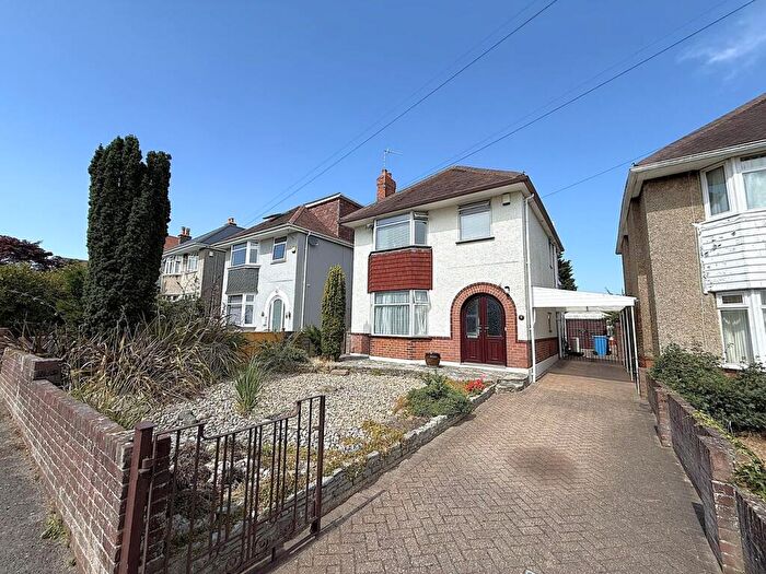 3 Bedroom Detached House For Sale In Gorsehill Road, Oakdale, Poole, BH15