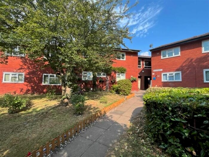 2 Bedroom Flat To Rent In Craven, Wilnecote, Tamworth, B77