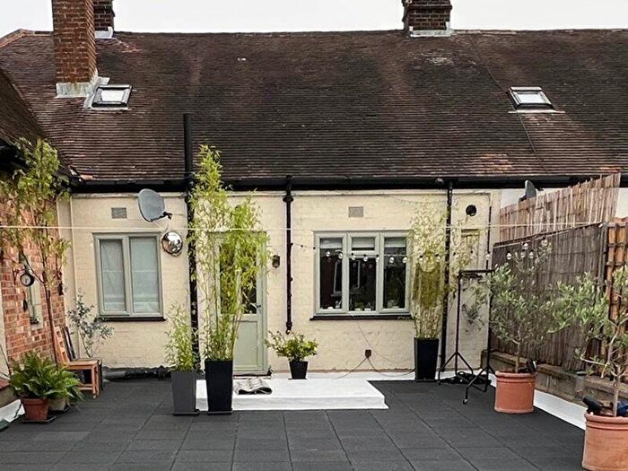 2 Bedroom Maisonette To Rent In Refurbished Bedroom Maisonette, BR4