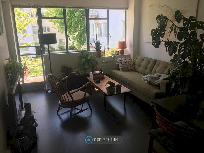 1 Bedroom Flat To Rent In Pullman Court, London SW2