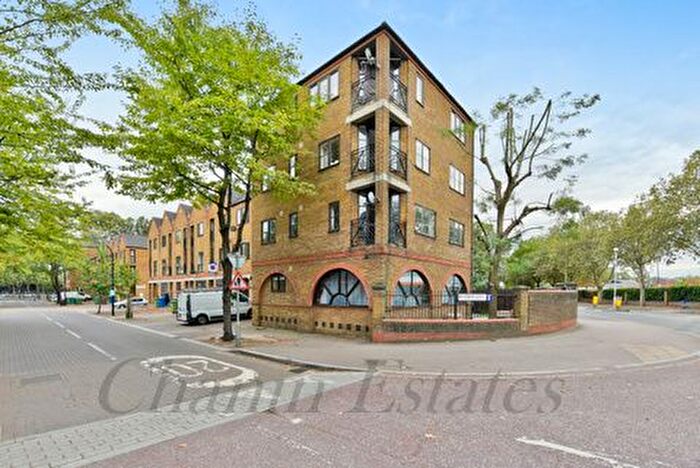 1 Bedroom Flat For Sale In Brunswick Quay, Surrey Quays, SE16