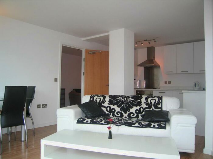 2 Bedroom Apartment To Rent In Marco Island, City Centre, NG1