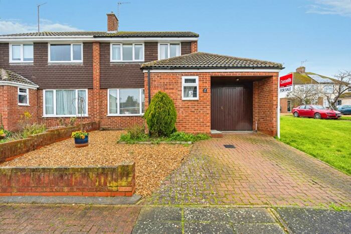 3 Bedroom Semi-Detached House For Sale In Chicheley Street, Newport Pagnell, MK16