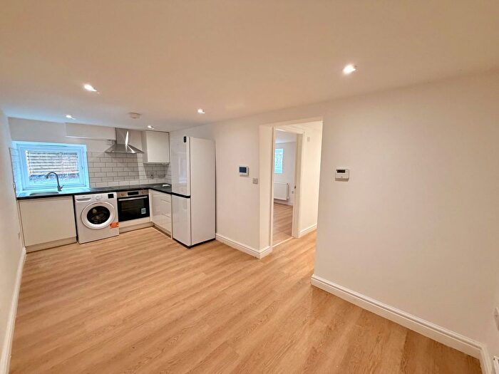 1 Bedroom Flat To Rent In Deerpark Road, Manchester, M16