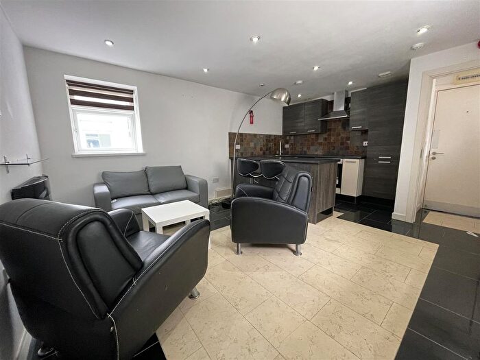 2 Bedroom Flat To Rent In The Parade, Roath, Cardiff, CF24