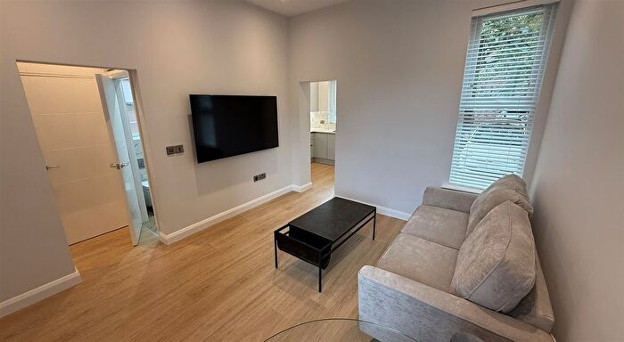 1 Bedroom Flat To Rent In Northen Grove, West Didsbury, Manchester., M20