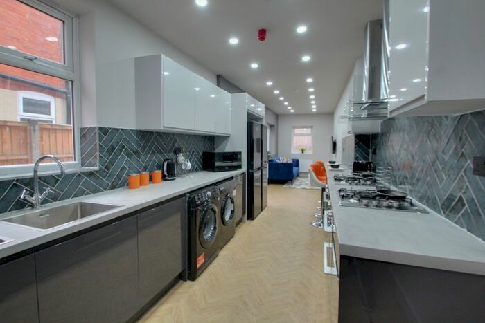 7 Bedroom Terraced House To Rent In Evesham Road, Leicester, LE3