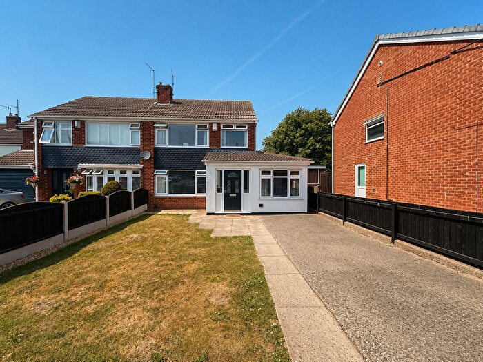 3 Bedroom Semi-Detached House For Sale In Holmlands Drive, Prenton, CH43