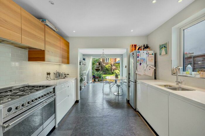 4 Bedroom Semi-Detached House To Rent In Worlingham Road, London, SE22