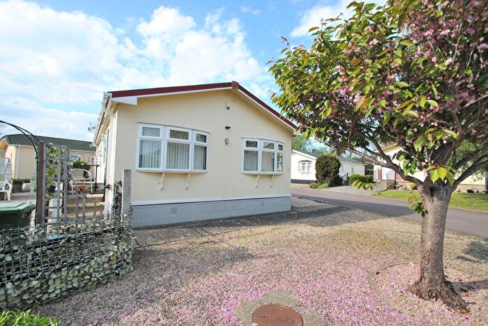 2 Bedroom Mobile/park Home For Sale In Woodmancote Park Homes, Woodmancote, Cheltenham, GL52