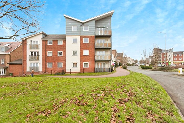 2 Bedroom Flat For Sale In Addington Avenue, Milton Keynes, Buckinghamshire, MK12