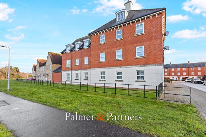2 Bedroom Apartment For Sale In Chariot Drive, Colchester, Essex, CO2