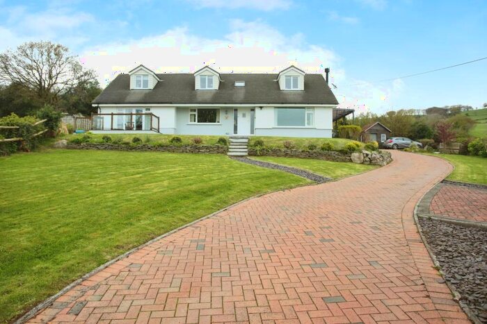 4 Bedroom Detached House For Sale In Mountain Road, Caerphilly, CF83