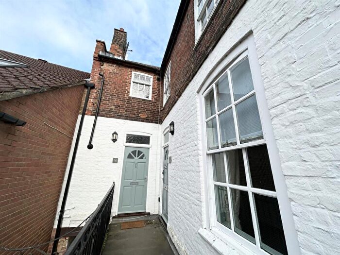 2 Bedroom Maisonette To Rent In Church Close, Louth, LN11