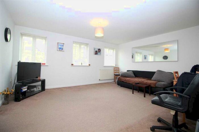 2 Bedroom Apartment To Rent In Tallis Court, Romford, RM2