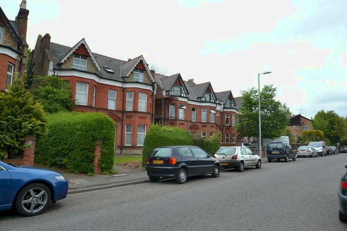 Studio To Rent In Surbiton, KT5