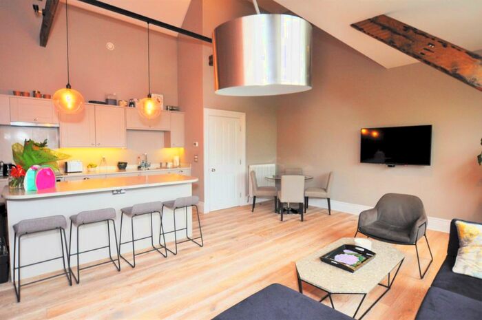 2 Bedroom Apartment To Rent In Gosforth, Newcastle Upon Tyne, NE3