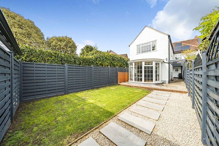3 Bedroom End Of Terrace House For Sale In Ottershaw, Surrey, KT16