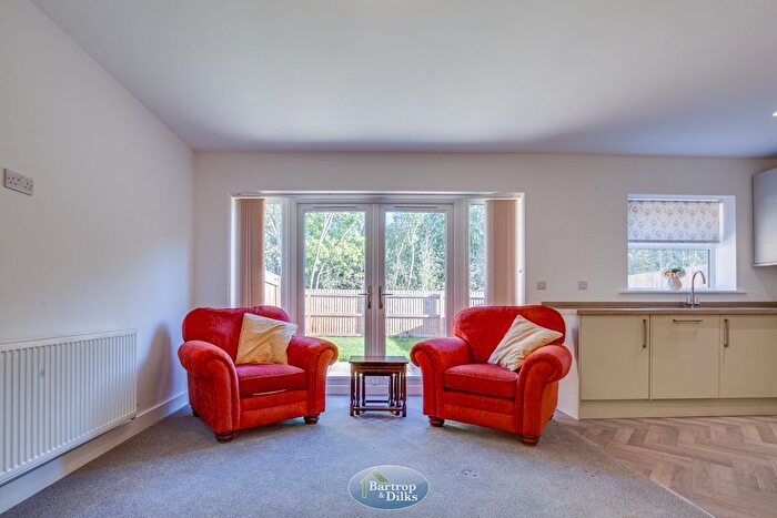 2 Bedroom Semi-Detached Bungalow For Sale In Hewer Drive, Costhorpe, S81