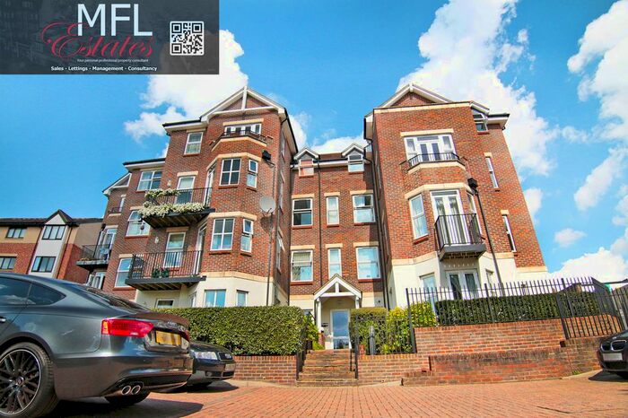1 Bedroom Flat To Rent In Station Road, Redhill, RH1