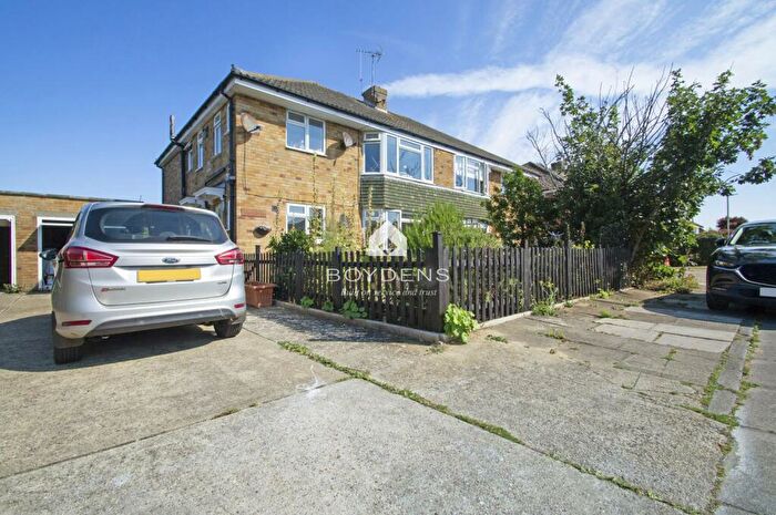 2 Bedroom Flat To Rent In Waltham Way, Frinton On Sea, CO13