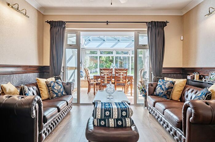 5 Bedroom Detached House For Sale In Crookham Road, Church Crookham, Fleet, Hampshire, GU51
