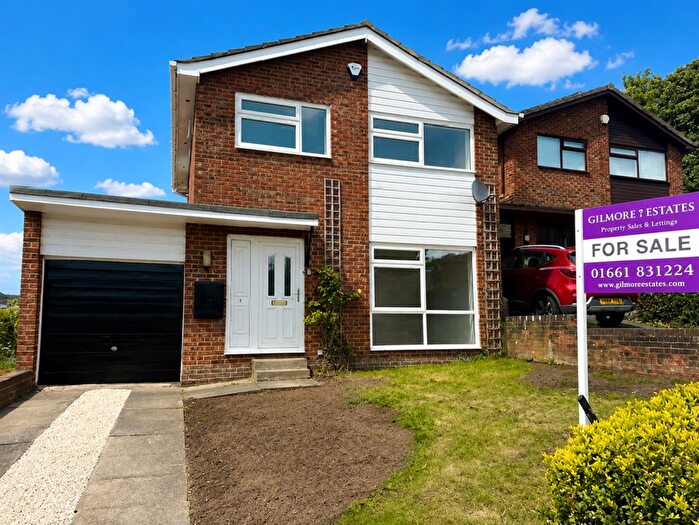 3 Bedroom Detached House For Sale In Westwood View, Ryton, NE40