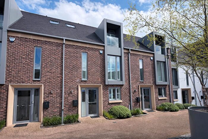 3 Bedroom Town House For Sale In Jury Place, Jury Street, Warwick, CV34