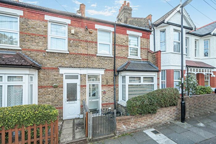 3 Bedroom Terraced House For Sale In Castlands Road, London, SE6