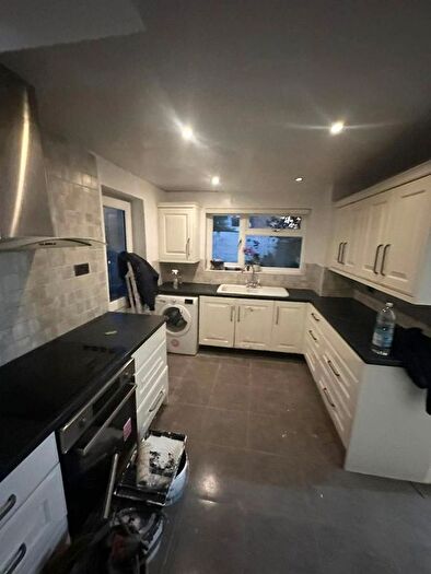 3 Bedroom End Of Terrace House To Rent In St. Johns Road, Great Wakering, SS3