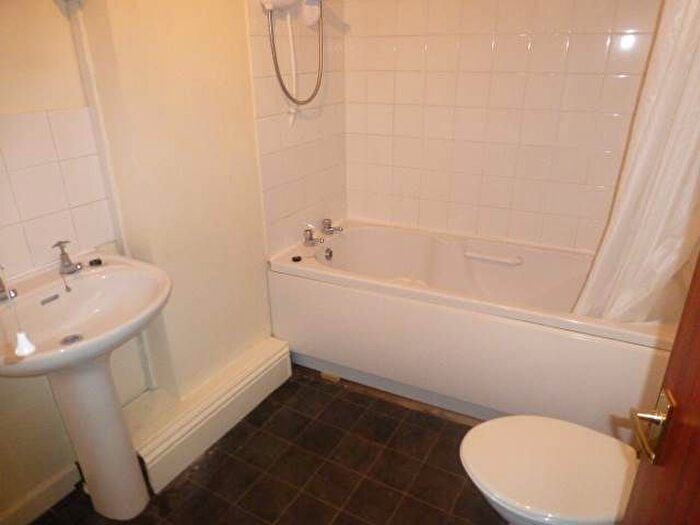 1 Bedroom Flat To Rent In Pentre Road, St Clears, Carmarthenshire, SA33
