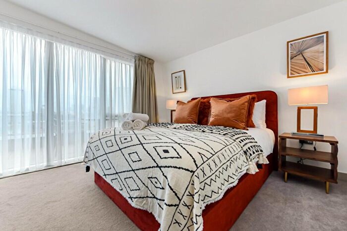 3 Bedroom Serviced Apartments To Rent In Hessel Street, London, E1