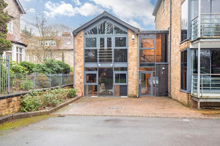 3 Bedroom Town House To Rent In Park View House, Park Avenue, Roundhay, Leeds, LS8