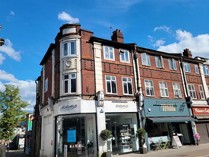 2 Bedroom Flat To Rent In Green Lanes, Palmers Green, N13