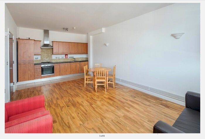 3 Bedroom Flat To Rent In Simpson House, - Stoke Newington Road, London N16