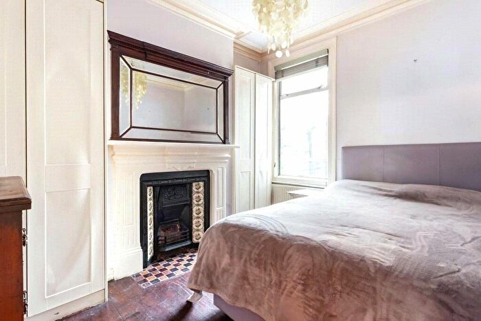 1 Bedroom Apartment For Sale In Battledean Road, Highbury, London, N5