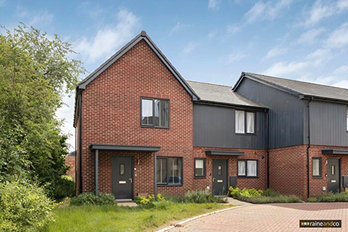 3 Bedroom End Of Terrace House For Sale In Overfield Close, Hatfield, AL10