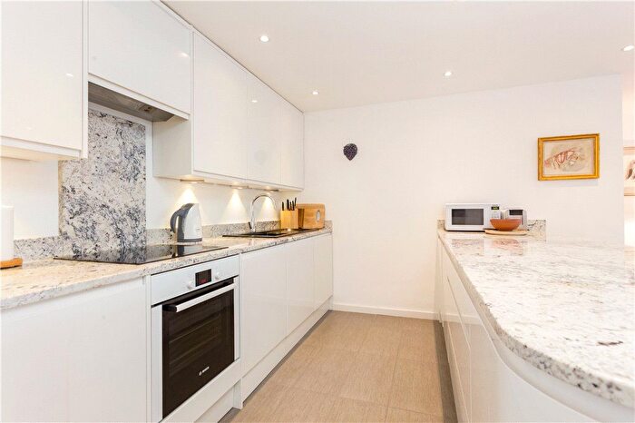 2 Bedroom Flat To Rent In Cinnamon Wharf, Shad Thames, London, SE1