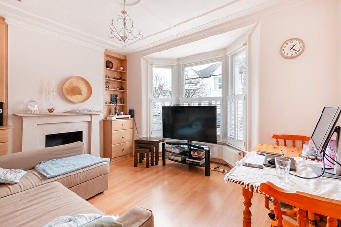 1 Bedroom Flat To Rent In Graham Road, Bedford Park, Chiswick, London, W4