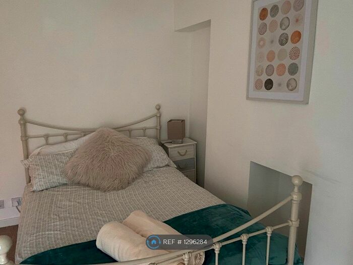 2 Bedroom Flat To Rent In Baneswell, Newport NP20