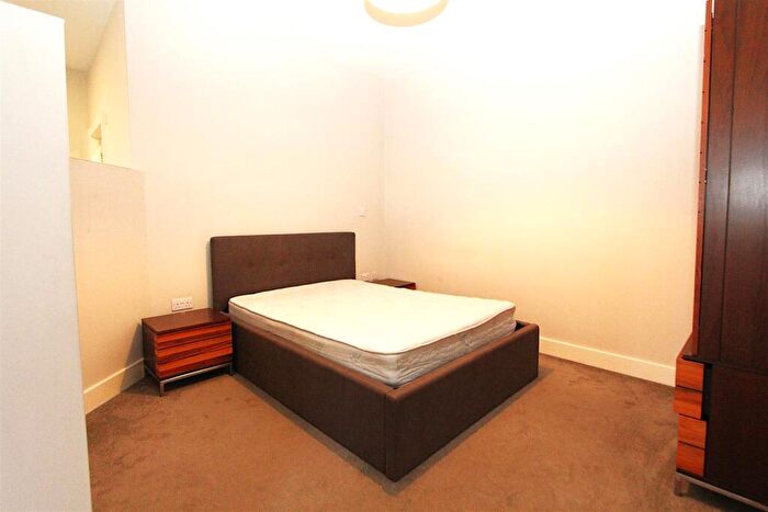 Studio To Rent In Dawsons Square, Pudsey, LS28