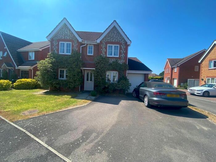 4 Bedroom Detached House To Rent In Metcalfe Avenue, Stubbington, Fareham, PO14