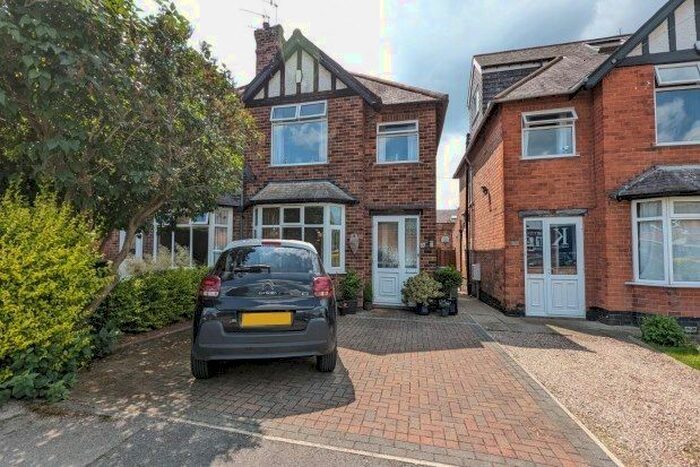 3 Bedroom Semi-Detached House To Rent In Gordon Road, Nottingham, NG2